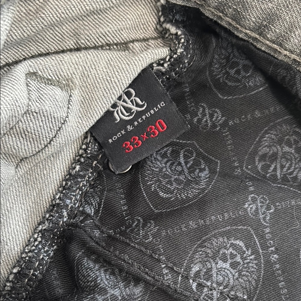 Men's Gray Rock & Republic Jeans - Picture 11 of 14